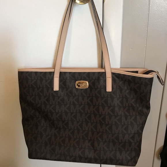 Michael Kors purse - Picture 1 of 7